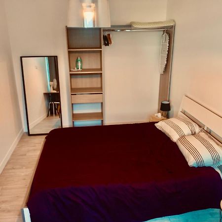 Superbe Appartement En Hyper Centre De Charleville Esterno foto