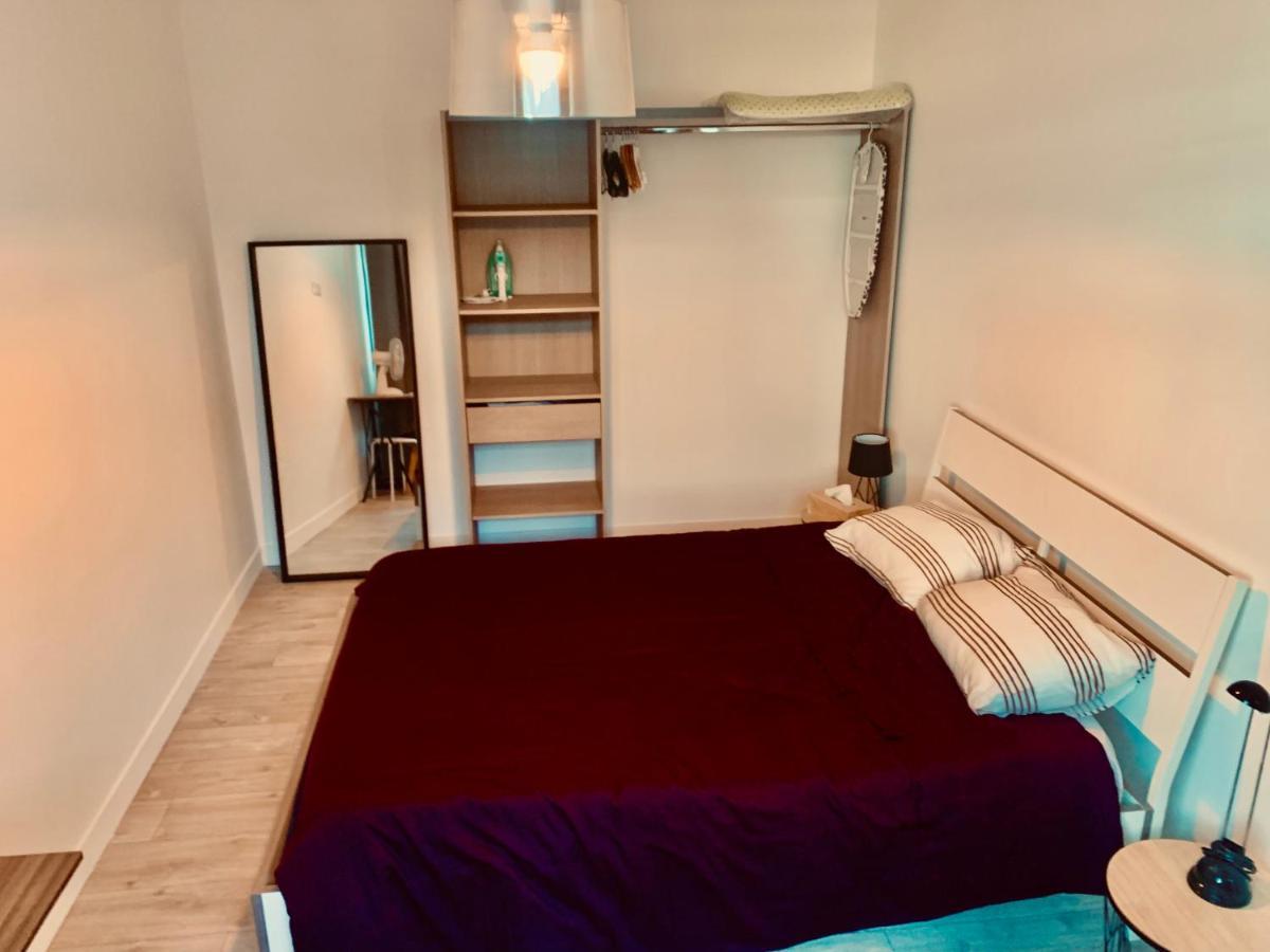 Superbe Appartement En Hyper Centre De Charleville Esterno foto