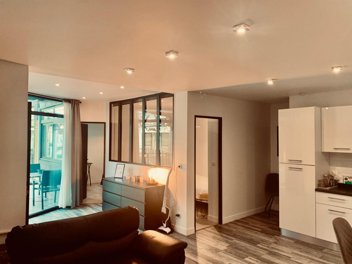 Superbe Appartement En Hyper Centre De Charleville Esterno foto