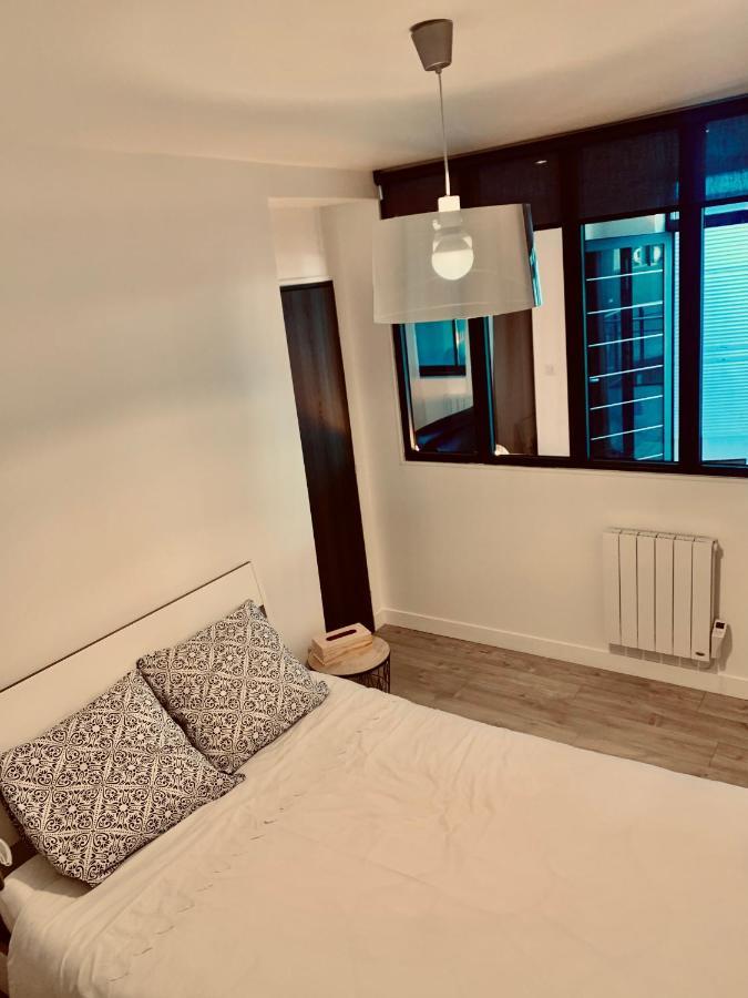 Superbe Appartement En Hyper Centre De Charleville Esterno foto